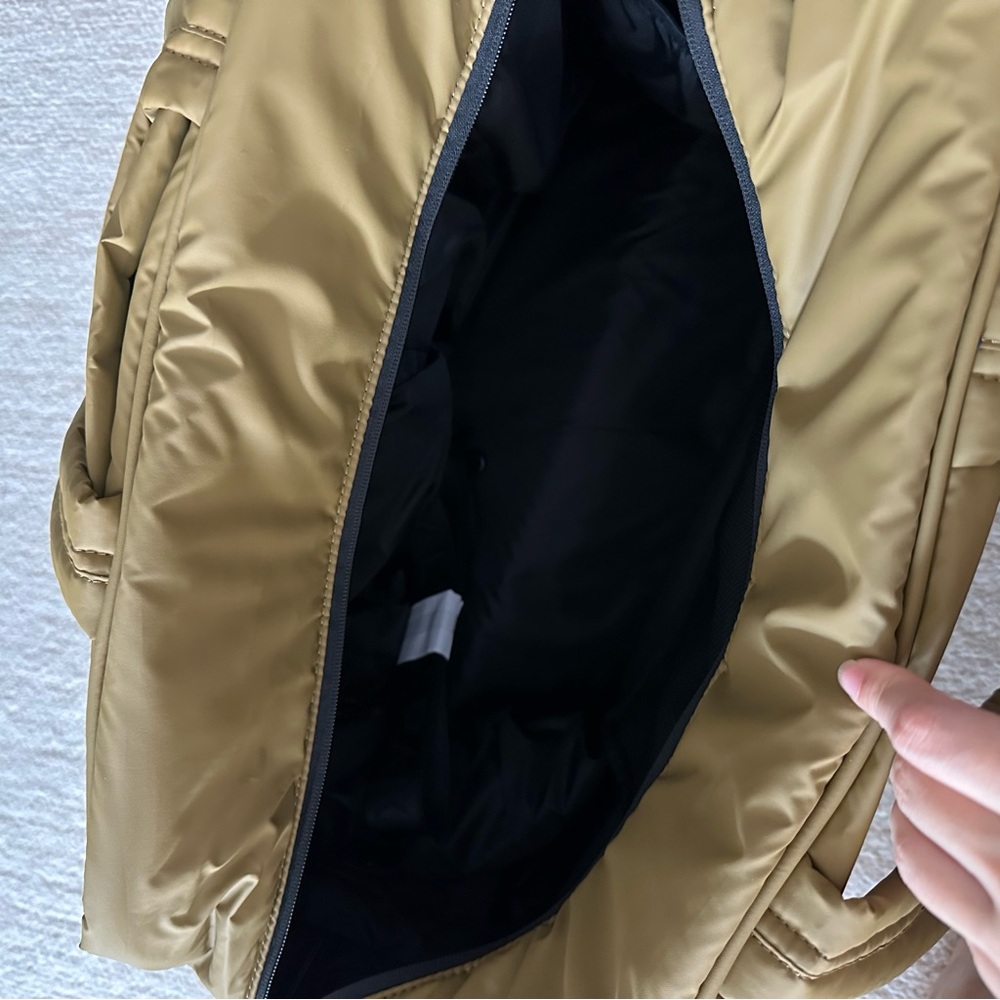 NWT Calpak Luka Large Duffel Bag (Khaki) - Picture 2 of 3